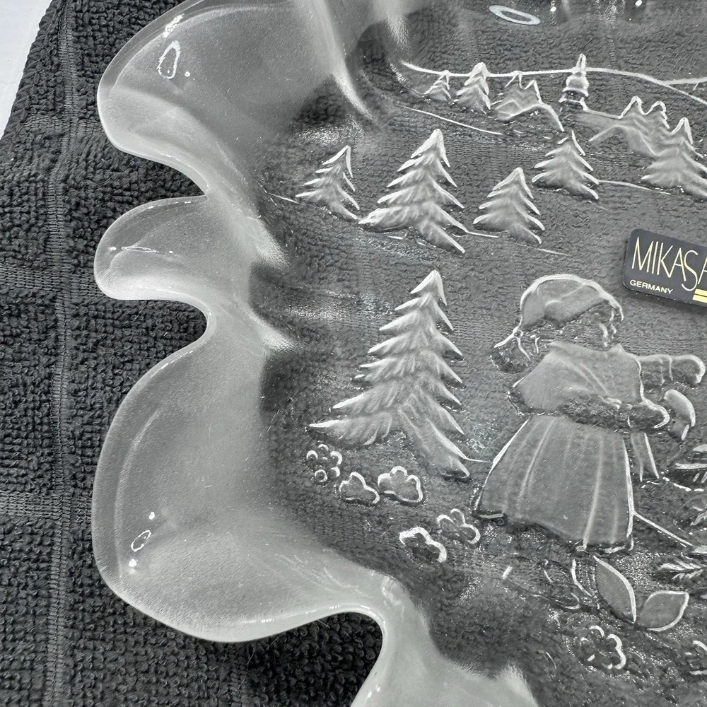 Mikasa Christmas Story Frosted‎ Glass Bon Bon Plate 9.75